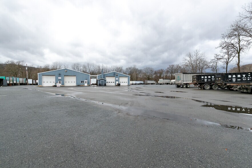 More Photos Of 56 US 46 Hwy, Columbia Distribution For Lease