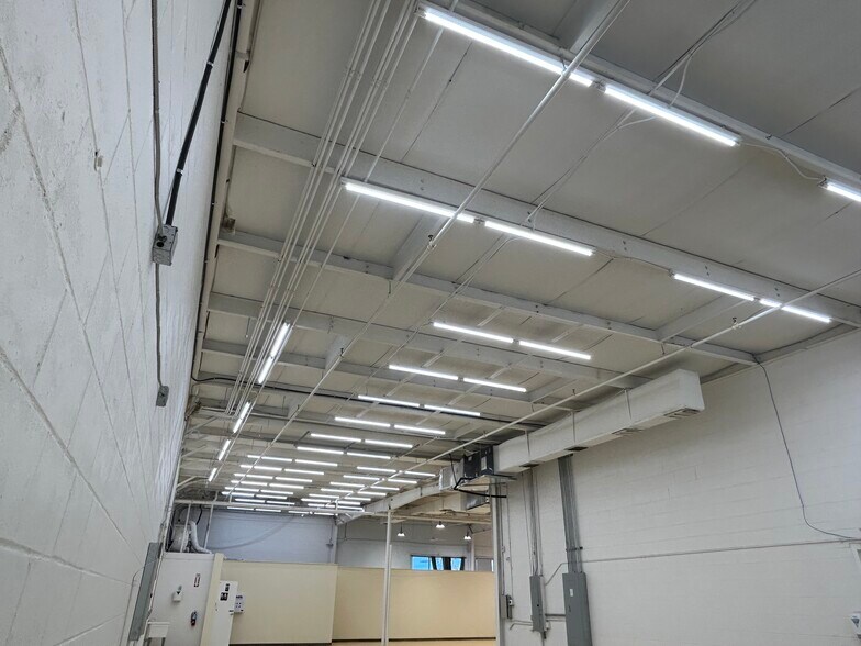 More Photos Of 7400 US Highway 19, New Port Richey Storefront For Lease