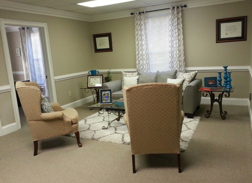 More Photos Of 320 Cherokee St NE, Marietta Office For Lease