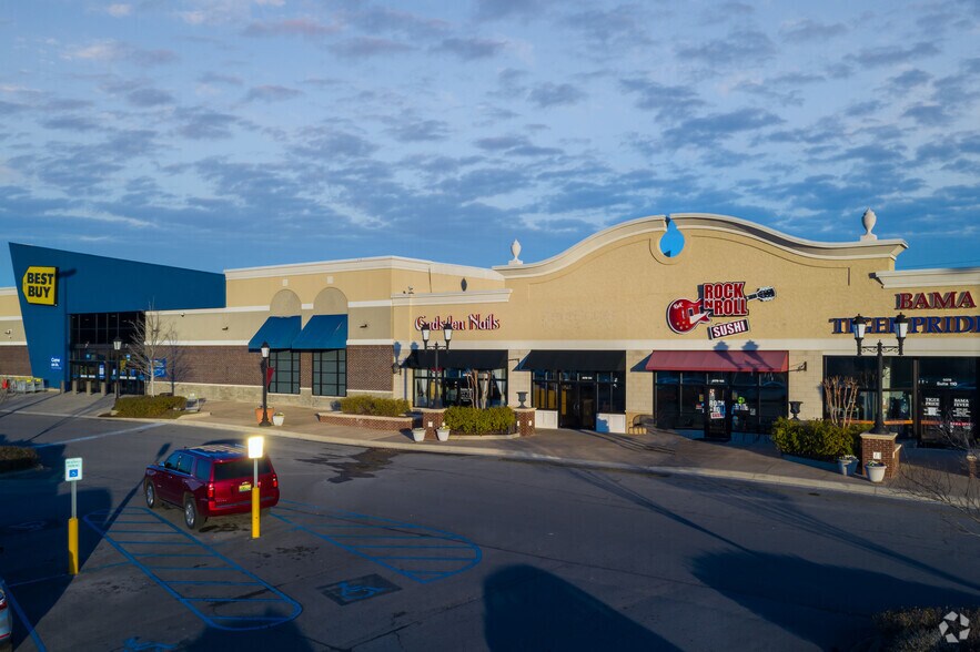 More Photos Of 5000-5084 Pinnacle Sq, Birmingham Storefront For Lease