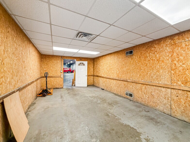 More Photos Of 131 Mini Mall Rd, Ebensburg Food Processing For Lease