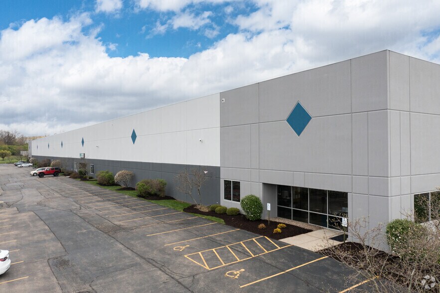 Primary Photo Of 9449 Glades Dr, Hamilton Warehouse For Lease
