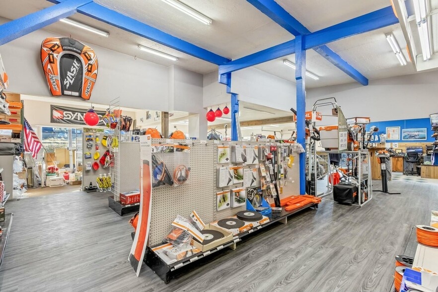 More Photos Of 1810 SW Highway 97, Madras Auto Dealership For Sale