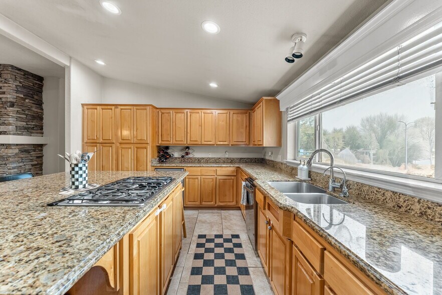 More Photos Of 3106 Golden Gate Dr, Napa Flex For Sale