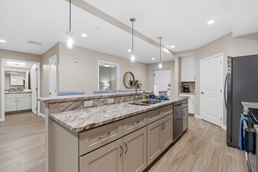 More Photos Of 5126 Coronado Pky, Cape Coral Apartments For Sale