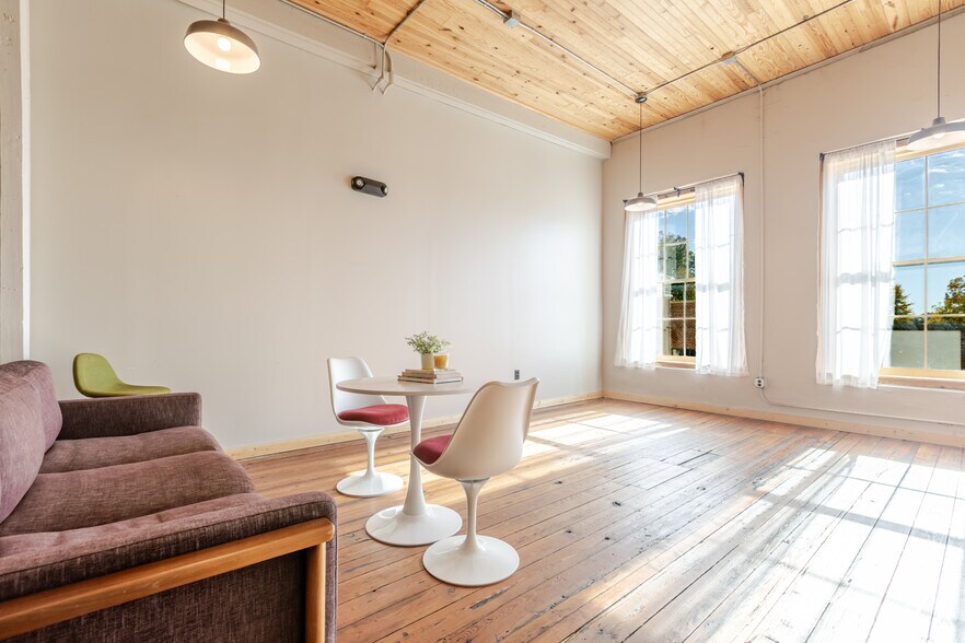 More Photos Of 221 Main St, Fort Mill Office For Lease