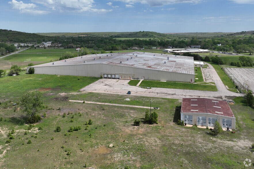 More Photos Of 1901 Boundary Ave, Pawhuska Warehouse For Sale