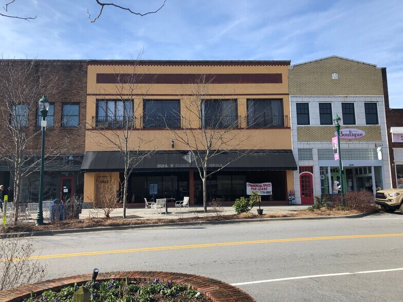 More Photos Of 321 N Main St, Hendersonville Restaurant For Lease