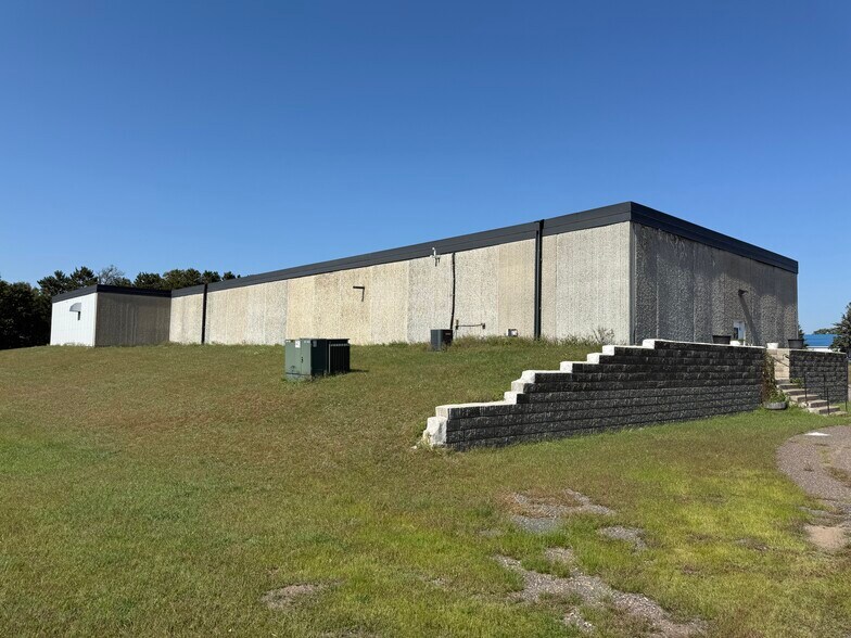 More Photos Of 39404 Grand Ave, North Branch Warehouse For Sale