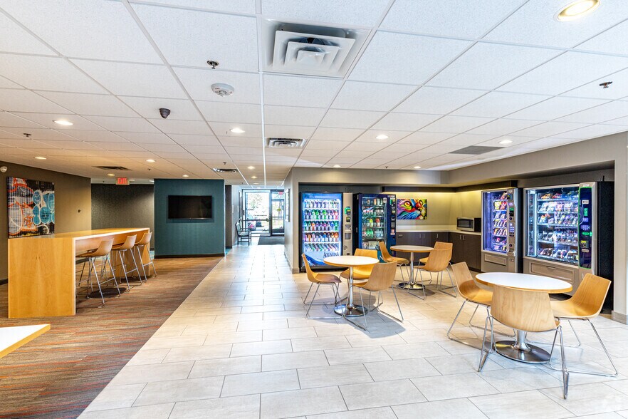 More Photos Of 2626 E 82nd St, Bloomington Office For Sale