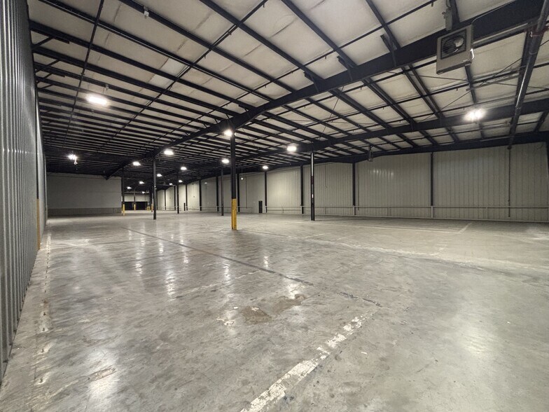 More Photos Of 100 Industrial Rd, Red Springs Manufacturing For Sale