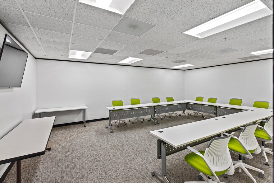 More Photos Of 1770 St James Pl, Houston Office For Lease