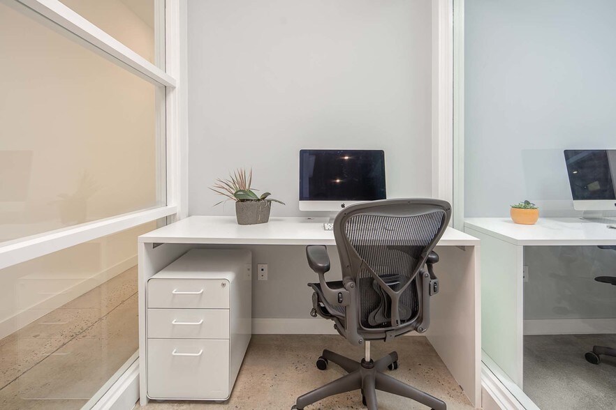 More Photos Of 155 2nd St, Jersey City Coworking Space