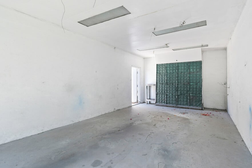 More Photos Of 3814 Acacia St, San Diego Auto Repair For Sale