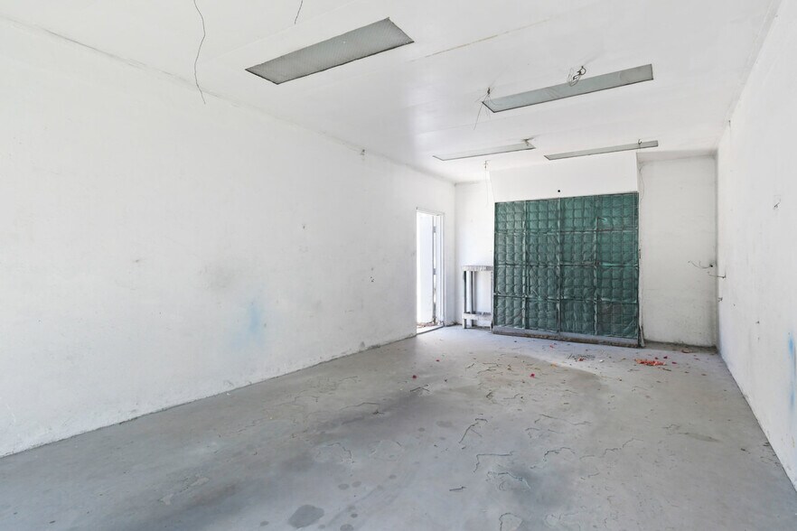 More Photos Of 3814 Acacia St, San Diego Auto Repair For Sale