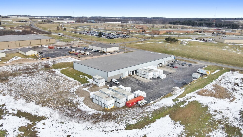 More Photos Of 961 N Main St, Mansfield Warehouse For Lease