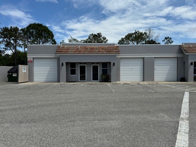 More Photos Of 7361 International Pl, Sarasota Showroom For Lease