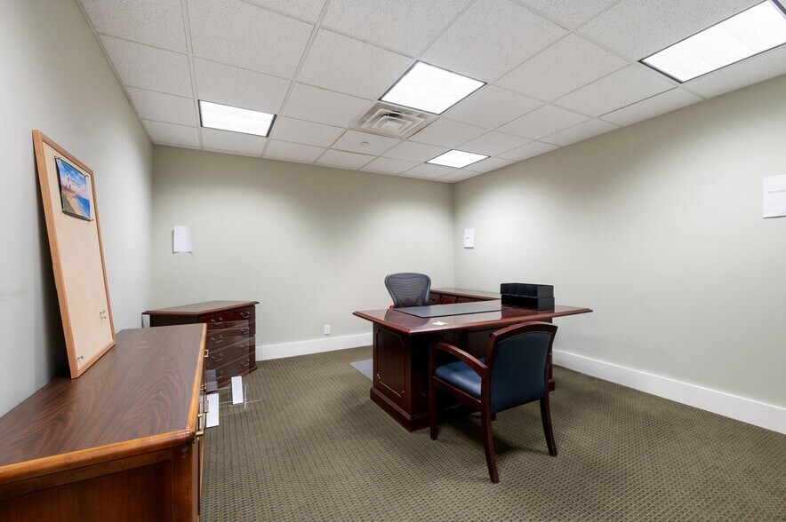 More Photos Of 580 E Main St, Norfolk Office For Lease