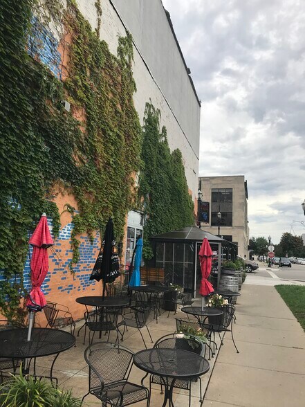 More Photos Of 5611 6th Ave, Kenosha Restaurant For Sale