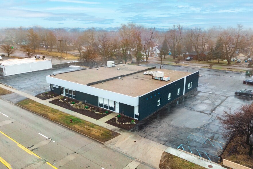 More Photos Of 1007-1011 W Huron St, Waterford Medical For Sale