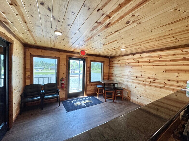 More Photos Of 500 SE Lincoln Rd, Idabel Hotel For Sale