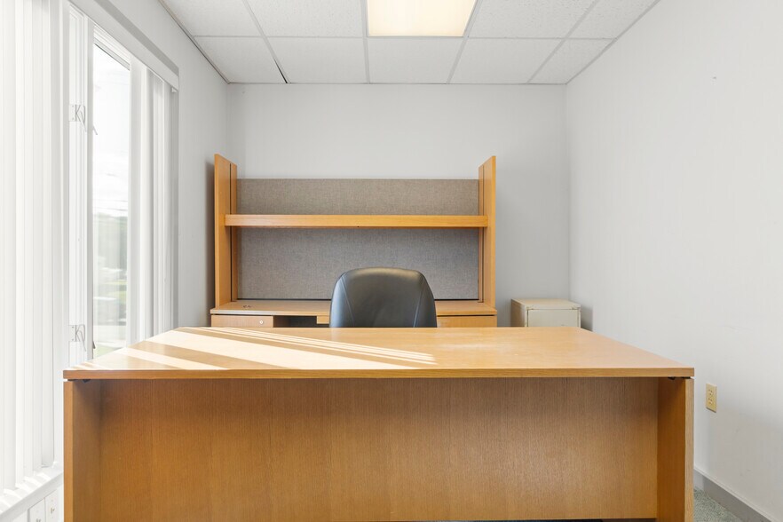 More Photos Of 410 S Main St, Pleasantville Office For Sale