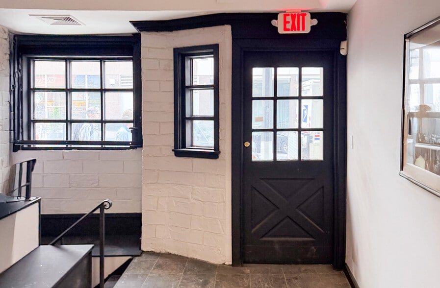More Photos Of 43 Murray St, New York Apartments For Lease