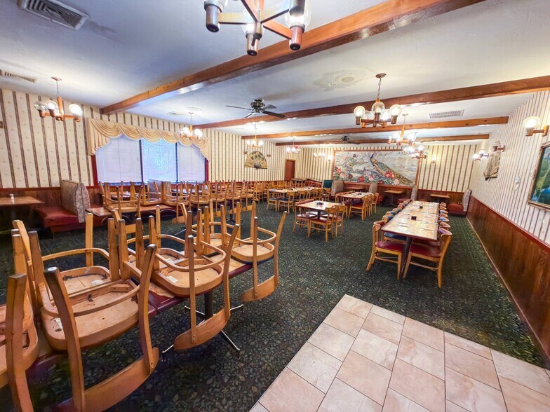 More Photos Of 840 E US Highway 60, Monett General Retail For Sale