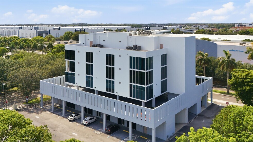 More Photos Of 10450 NW 33rd St, Doral Office For Sale