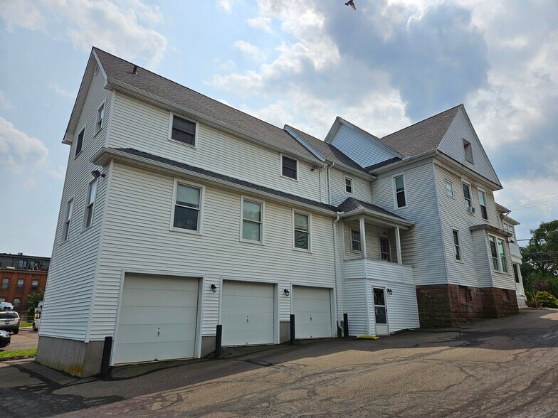 More Photos Of 198 S Main St, Middletown Storefront Retail Office For Sale