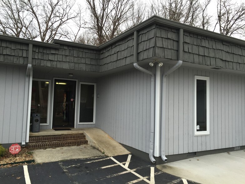 More Photos Of 4607 Charlotte Hwy, Clover Office For Lease