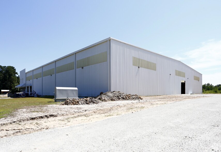 More Photos Of 137 Worth Beverage Dr, Burgaw Warehouse For Lease