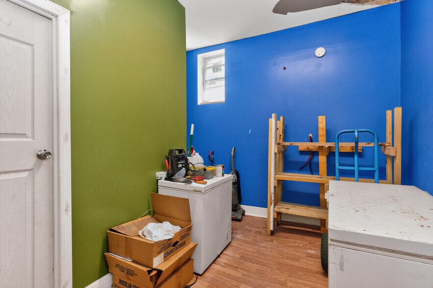 More Photos Of 41 Chestnut St, Amsterdam Storefront Retail Residential For Sale