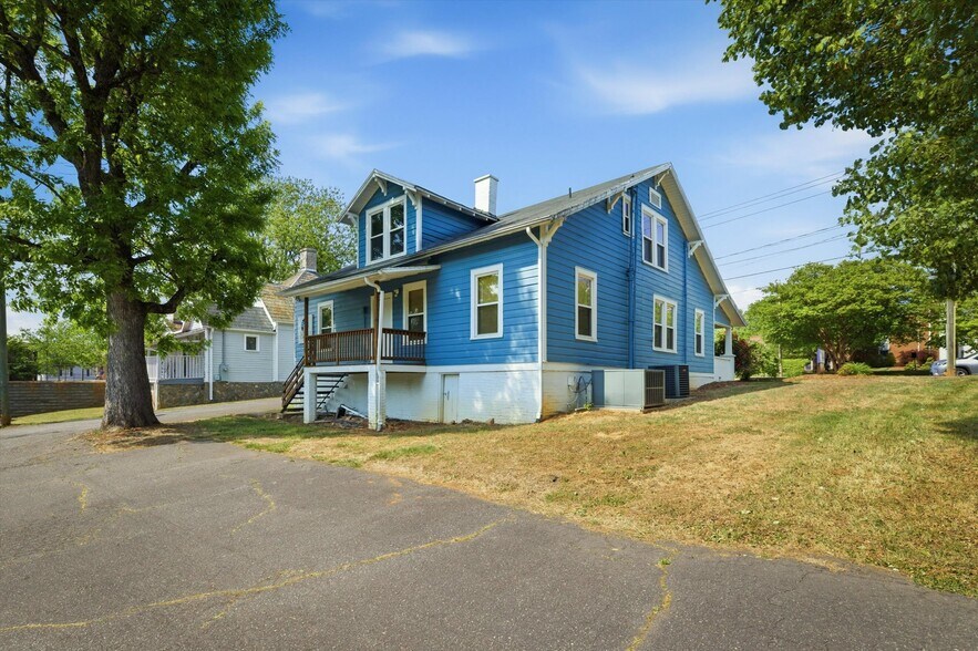 More Photos Of 408 S Green St, Morganton Specialty For Sale