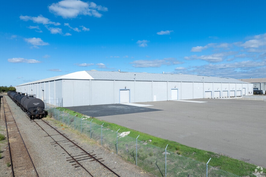 More Photos Of 1203 N Gertrude Ave, Stockton Industrial For Sale