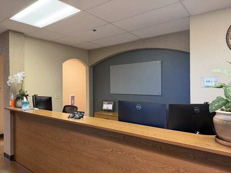 More Photos Of 1414 E F St, Oakdale Office For Sale