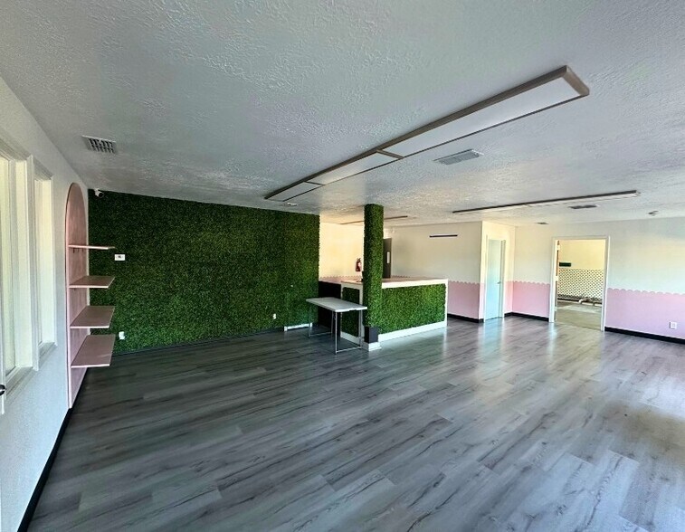 More Photos Of 3206 Longmire Dr, College Station Loft Creative Space For Lease