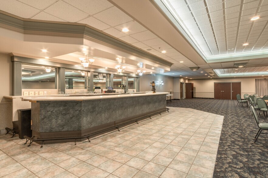 More Photos Of 2305 Sherman St, Wausau General Retail For Sale