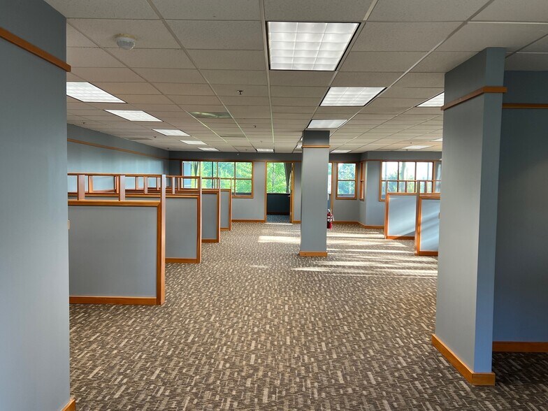 More Photos Of 3220 SW First Ave, Portland Office For Lease