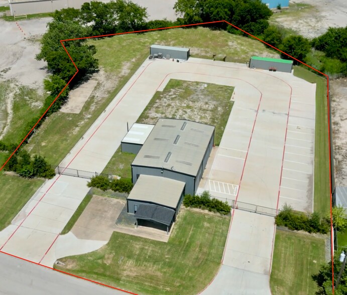 More Photos Of 227 National Dr, Rockwall Flex For Lease