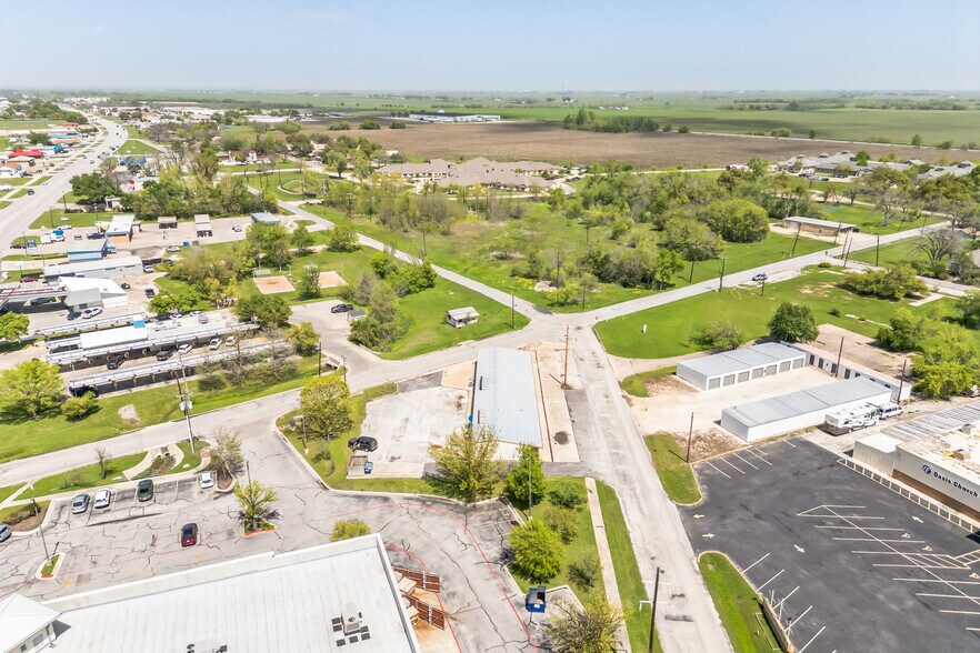 More Photos Of 1611 Old Granger Rd, Taylor Office For Lease