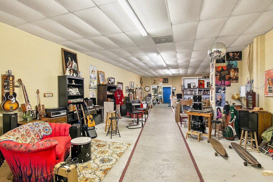 More Photos Of 117-137 Hughlett Ave, Cocoa General Retail For Sale