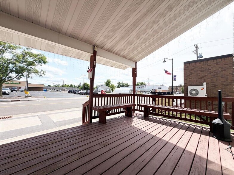 More Photos Of 613 E La Salle Ave, Barron Restaurant For Sale
