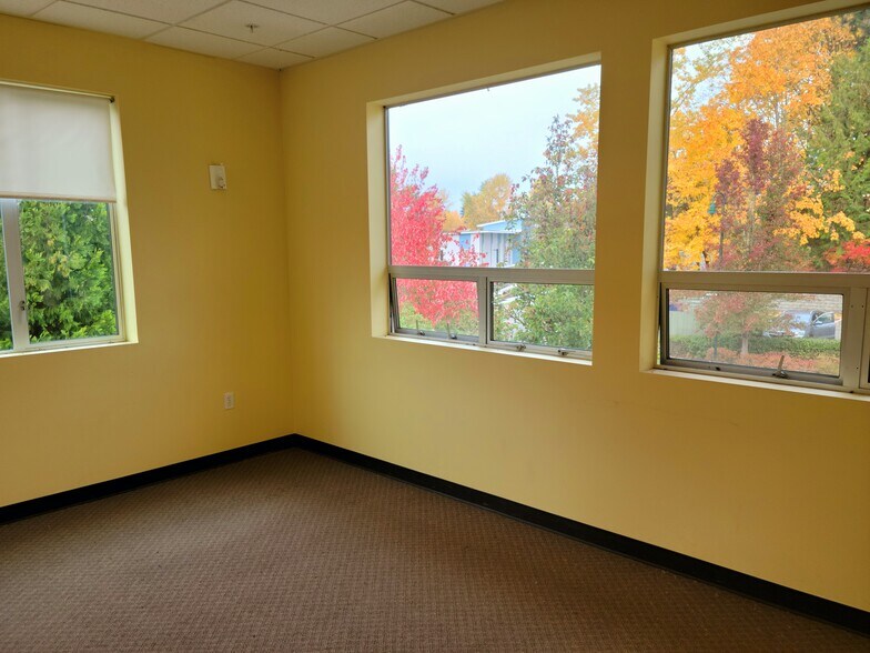 More Photos Of 34704 11th Ave S, Federal Way Office For Sale