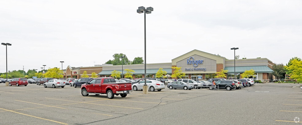 More Photos Of 43611-43893 Schoenherr Rd, Sterling Heights Unknown For Lease
