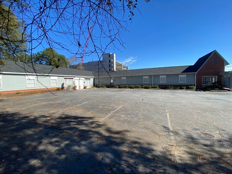 More Photos Of 3040 Briarcliff Rd, Atlanta Office For Sale
