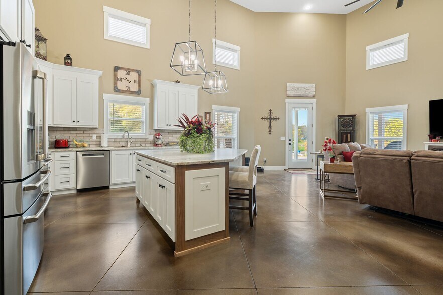 More Photos Of 201 Graves Rd, Goodlettsville Office For Sale