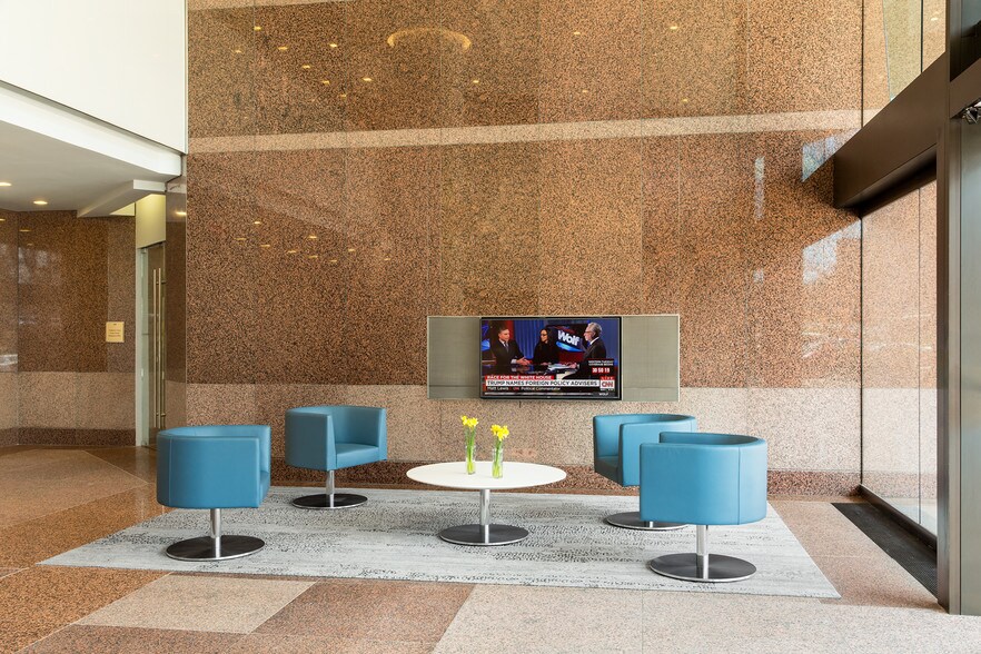 More Photos Of 8300 Boone Blvd, Vienna Office For Lease