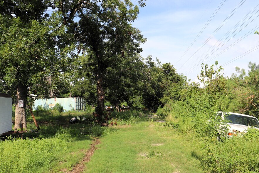 More Photos Of 427 Proctor Rd, Baytown Industrial For Sale