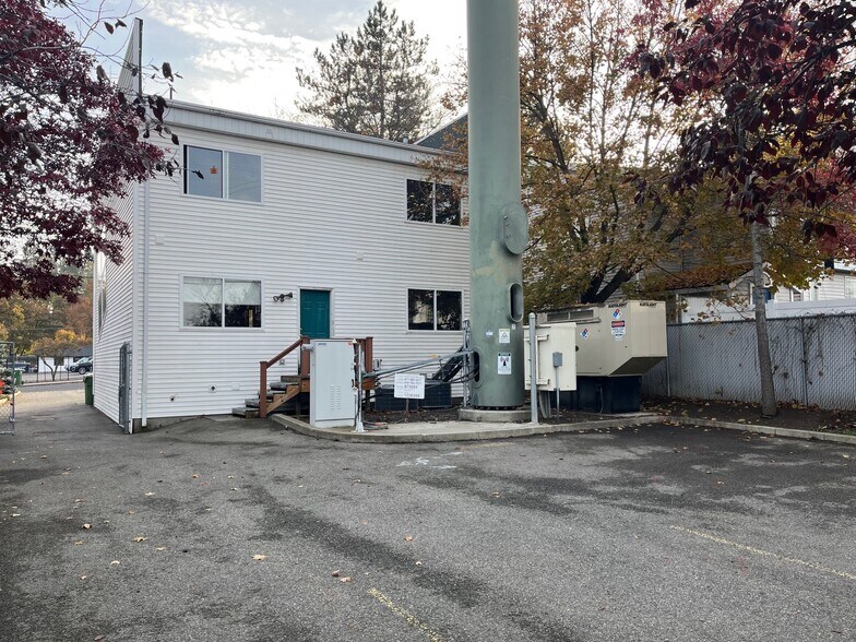 More Photos Of 2715 E 31st Ave, Spokane Office For Sale